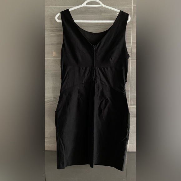 Formal dress - Picture 3 of 3